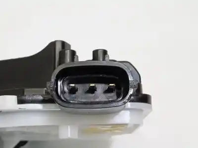 Автозапчастина б/у замок багажника / ворот для toyota corolla fastback (_e21_) 1.8 hybrid (zwe211) посилання на oem iam 6935002100  