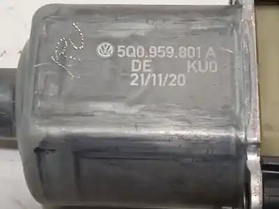 Автозапчастина б/у регулятор переднього правого скла для volkswagen t-roc (a11, d11) 2.0 tdi посилання на oem iam 2ga837462f  5q0959801a