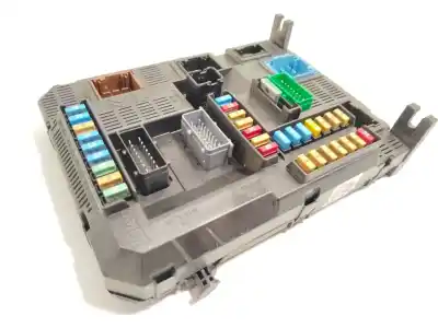 Peça sobressalente para automóvel em segunda mão caixa de fusíveis e relés por peugeot 2008 (--.2013->) allure referências oem iam 9819850080