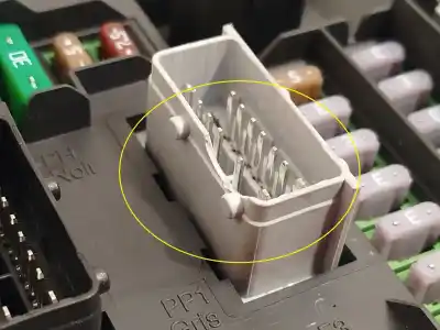 Автозапчасти б/у блок реле/предохранителей за peugeot 508 sw i (8e_) 2.0 bluehdi 180 ссылки oem iam 9806687980 a2c38848700 