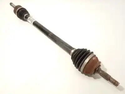 Recambio de automóvil de segunda mano de TRANSMISION DELANTERA DERECHA para CITROEN C3 III (SX) 1.2 PURETECH 82 referencias OEM IAM 9677476680  