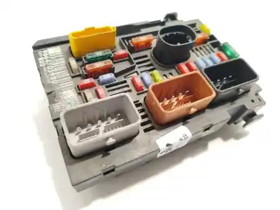 İkinci el araba yedek parçası RÖLE/SIGORTA KUTUSU için CITROEN C5 III (RD_)  OEM IAM referansları 9664705980  9807028580 İkinci el araba yedek parçası RÖLE/SIGORTA KUTUSU için CITROEN C5 III (RD_)  OEM IAM referansları 9664705980  9807028580