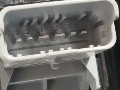 Автозапчасти б/у задний правый стеклорегулятор за peugeot 208 ii (ub_, up_, uw_, uj_) 1.2 puretech 100 ссылки oem iam 9829045580  9829045280