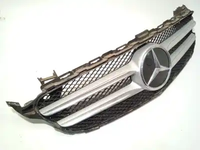 Pièce détachée automobile d'occasion GRILLE AVANT pour MERCEDES-BENZ CLASE C (W205) C 220 D (205.014) Références OEM IAM A2058880023  