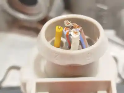 Автозапчастина б/у коробка метелика для ford puma (j2k, cf7) 1.0 ecoboost посилання на oem iam h6bg9f991ba b242540603 2523847