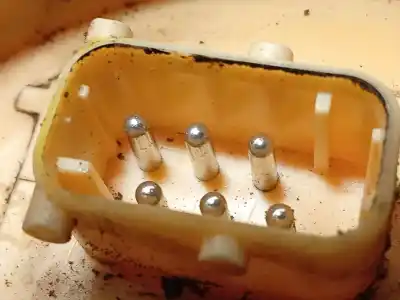 Автозапчастина б/у паливний насос для land rover range rover iii (l322) 3.0 d 4x4 посилання на oem iam 16146750011  