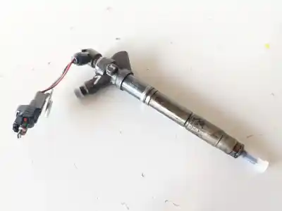 Second-hand car spare part injector for toyota avensis berlina (t25) 2.2 d-4d clean power executive berlina oem iam references 2367026011  