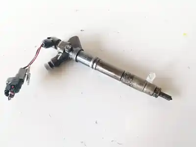 Second-hand car spare part injector for toyota avensis berlina (t25) 2.2 d-4d clean power executive berlina oem iam references 2367026011  