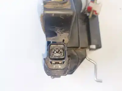 Second-hand car spare part front right door lock for ssangyong rodius d/d27dt oem iam references   
