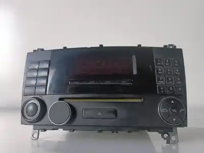 Pezzo di ricambio per auto di seconda mano IMPIANTO AUDIO / RADIO CD per MERCEDES-BENZ CLASE C (BM 203) SPORTCOUPE  Riferimenti OEM IAM A2038705089  