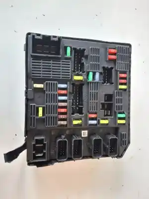 Second-hand car spare part FUSE BOX UNIT for RENAULT LATITUDE  OEM IAM references 284B60738R  