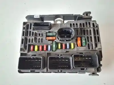 Peça sobressalente para automóvel em segunda mão CAIXA DE FUSÍVEIS E RELÉS por PEUGEOT 807 2.2 HDi FAP CAT (4HW) Referências OEM IAM 9657718780  