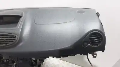 Second-hand car spare part dashboard for renault clio iii authentique oem iam references   