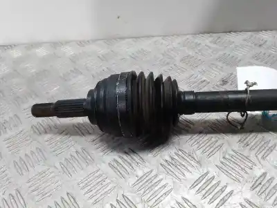 Second-hand car spare part front right transmission for renault clio iii confort expression oem iam references 8200618111  