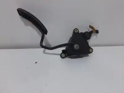 Second-hand car spare part accelerator pedal for renault clio iii authentique oem iam references 8200297342