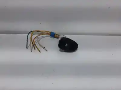 Peça sobressalente para automóvel em segunda mão botão / interruptor elevador vidro traseiro direito por citroen c3 1.4 referências oem iam 25943