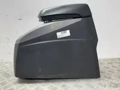 Автозапчасти б/у центральный подлокотник за ssangyong rodius xdi limited ссылки oem iam 7791021020  7791621030