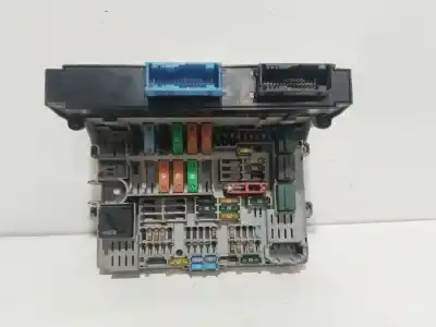 Pezzo di ricambio per auto di seconda mano Scatola Relè/fusibili per BMW 1 (E87) 120 d Riferimenti OEM IAM BJ3A119640  55125981