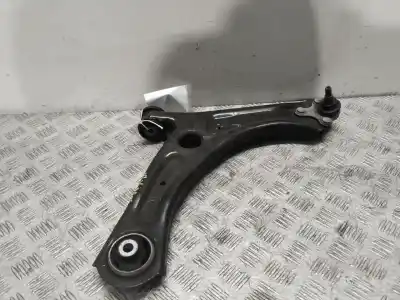 Peça sobressalente para automóvel em segunda mão BRAÇO DE SUSPENSÃO INFERIOR DIANTEIRO DIREITO por SKODA RAPID (NH3, NK3, NK6)  Referências OEM IAM 6R0407152F  