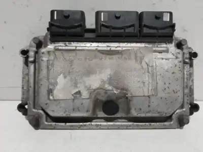 Peça sobressalente para automóvel em segunda mão centralina de motor uce por peugeot 206 cc (2d) 1.6 16v (2dnfuf, 2dnfur) referências oem iam 0261207477