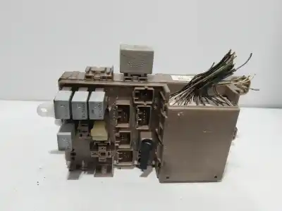 Second-hand car spare part fuse box unit for toyota corolla (_e12_) 2.0 d-4d (cde120r_, cde120l_) oem iam references 8264102040  