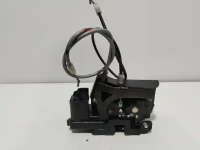 Second-hand car spare part left front door lock for ssangyong rodius i 2.7 xdi oem iam references 7121021024  