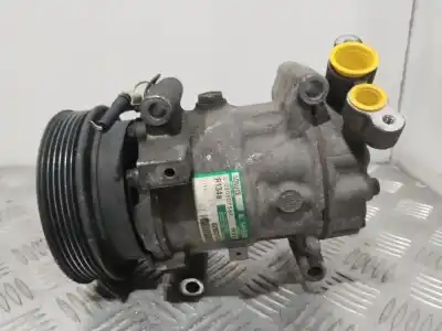 Pezzo di ricambio per auto di seconda mano compressore aria condizionata per renault clio ii fase ii (b/cb0) 1.5 dci diesel riferimenti oem iam 8200315744  