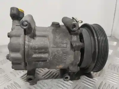 Pezzo di ricambio per auto di seconda mano compressore aria condizionata per renault clio ii fase ii (b/cb0) 1.5 dci diesel riferimenti oem iam 8200315744  