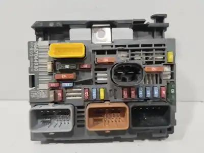 Pièce détachée automobile d'occasion BOÎTES À FUSIBLES pour PEUGEOT 407 SW  Références OEM IAM 9667044980  