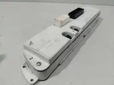 İkinci el araba yedek parçası çok fonksiyonlu ekran için ssangyong rodius i 2.7 xdi oem iam referansları 8025021341  