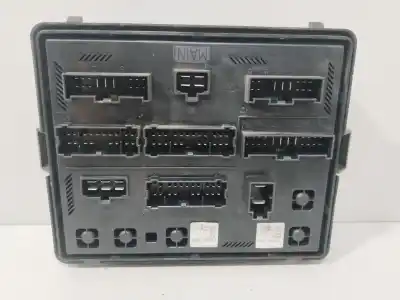 İkinci el araba yedek parçası röle/sigorta kutusu için ssangyong rodius i 2.7 xdi oem iam referansları 8211021000