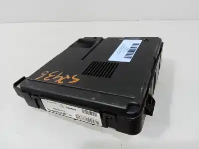 Second-hand car spare part fuse box unit for renault scénic ii (jm0/1_) 1.5 dci (jm1e, jm16) oem iam references 8200306032c  