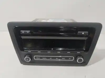 Pezzo di ricambio per auto di seconda mano IMPIANTO AUDIO / RADIO CD per SKODA RAPID (NH3, NK3, NK6)  Riferimenti OEM IAM 5J0035161E  