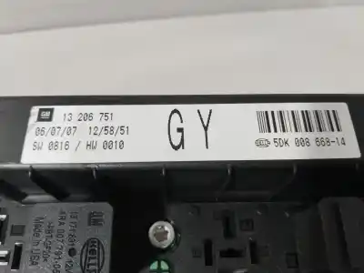 Pezzo di ricambio per auto di seconda mano scatola relè/fusibili per opel astra h gtc (a04) 1.6 (l08) riferimenti oem iam 13206751  