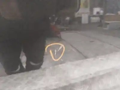 Second-hand car spare part left front door for citroen c-elysee (dd_) 1.6 hdi 92 oem iam references 9803696580  