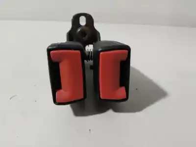 Pezzo di ricambio per auto di seconda mano GANCIO CINTURA POSTERIORE CENTRALE per FORD KUGA I 2.0 TDCI Riferimenti OEM IAM 4M51A613K21AA  