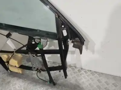 Peça sobressalente para automóvel em segunda mão elevador de vidros dianteiro direito por audi a4 berlina (b5) 1.8 referências oem iam 8d0837462  