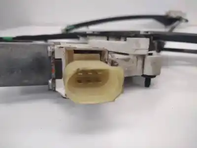 Peça sobressalente para automóvel em segunda mão elevador de vidros dianteiro direito por bmw serie 1 berlina (e81/e87) 118i referências oem iam 