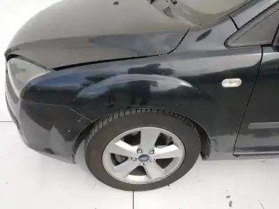 Peça sobressalente para automóvel em segunda mão guarda-lamas dianteiro esquerdo por ford focus berlina (cap) ambiente (d) referências oem iam 