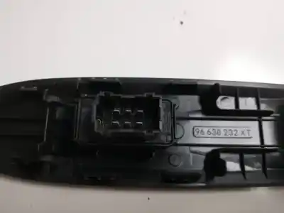 Peça sobressalente para automóvel em segunda mão botão / interruptor elevador vidro dianteiro direito por citroen ds3 design referências oem iam 96638232xt