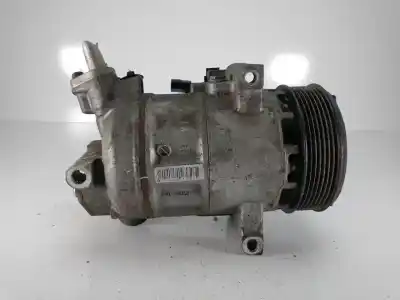 Peça sobressalente para automóvel em segunda mão compressor de ar condicionado a/a a/c por renault captur i life 90 cv / 66 kw referências oem iam 926000217r  z0012607e