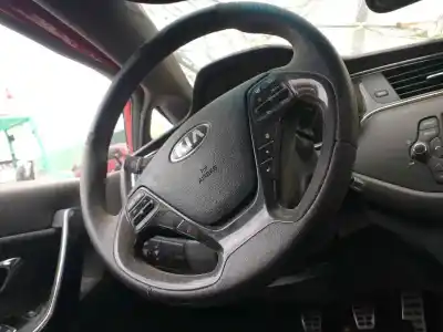 Second-hand car spare part steering wheel for kia cee'd (jd) 1.6 crdi 128 oem iam references 