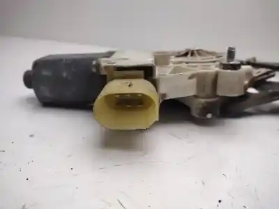 Peça sobressalente para automóvel em segunda mão Elevador De Vidros Dianteira Esquerda por BMW SERIE 1 BERLINA (E81/E87) 2.0 CAT Referências OEM IAM   