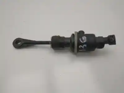 Pièce détachée automobile d'occasion POMPE D'EMBRAYAGE pour KIA CARENS IV 1.7 CRDI Références OEM IAM KAU0121  
