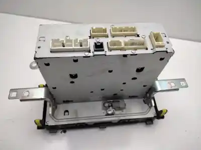 Peça sobressalente para automóvel em segunda mão Sistema De áudio / Rádio Cd por TOYOTA AURIS (E18) TOYOTA AURIS Referências OEM IAM 8614002010  