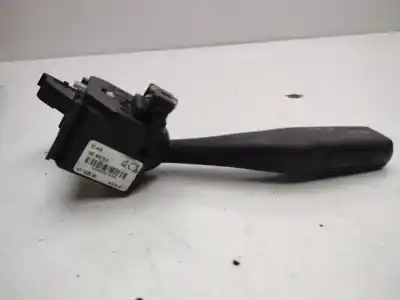 Peça sobressalente para automóvel em segunda mão Comutador De Piscas  por AUDI A3 (8P) 1.9 TDI Ambiente Referências OEM IAM 1K0953513  1K0953513