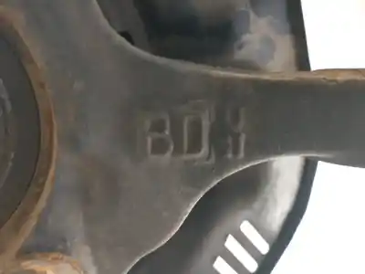 Second-hand car spare part front right knuckle for toyota auris (e18) 1.8 hybrid active oem iam references   