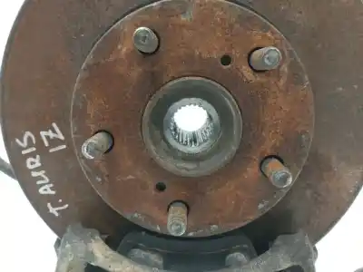 Second-hand car spare part front left knuckle for toyota auris (e18) 1.8 hybrid active oem iam references   