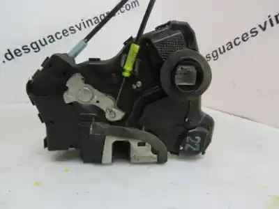 Second-hand car spare part front right door lock for toyota hilux vii pick-up (_n1_, _n2_, _n3_) 2.5 d-4d 4wd (kun25_) oem iam references   