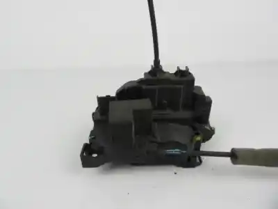 Second-hand car spare part rear left door lock for renault clio iii (br0/1, cr0/1) 1.2 16v (br02, br0j, br11, cr02, cr0j, cr11) oem iam references 8200300128